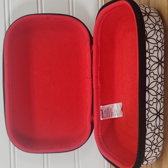 Zipit Hardshell Black and White Patterned Case - Picture 3 of 5